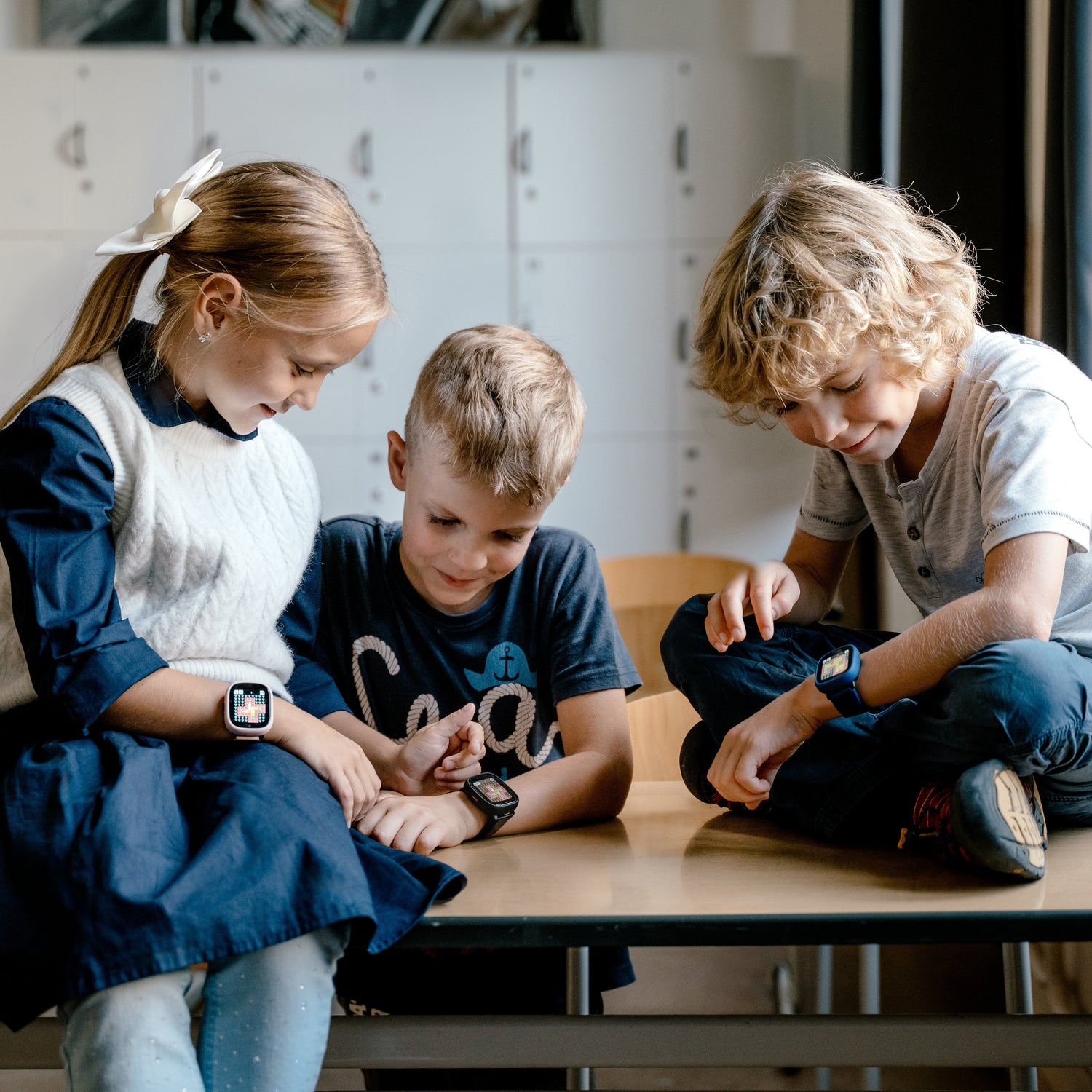 First Kids’ Watch Phone: Safe Communication Without the Internet