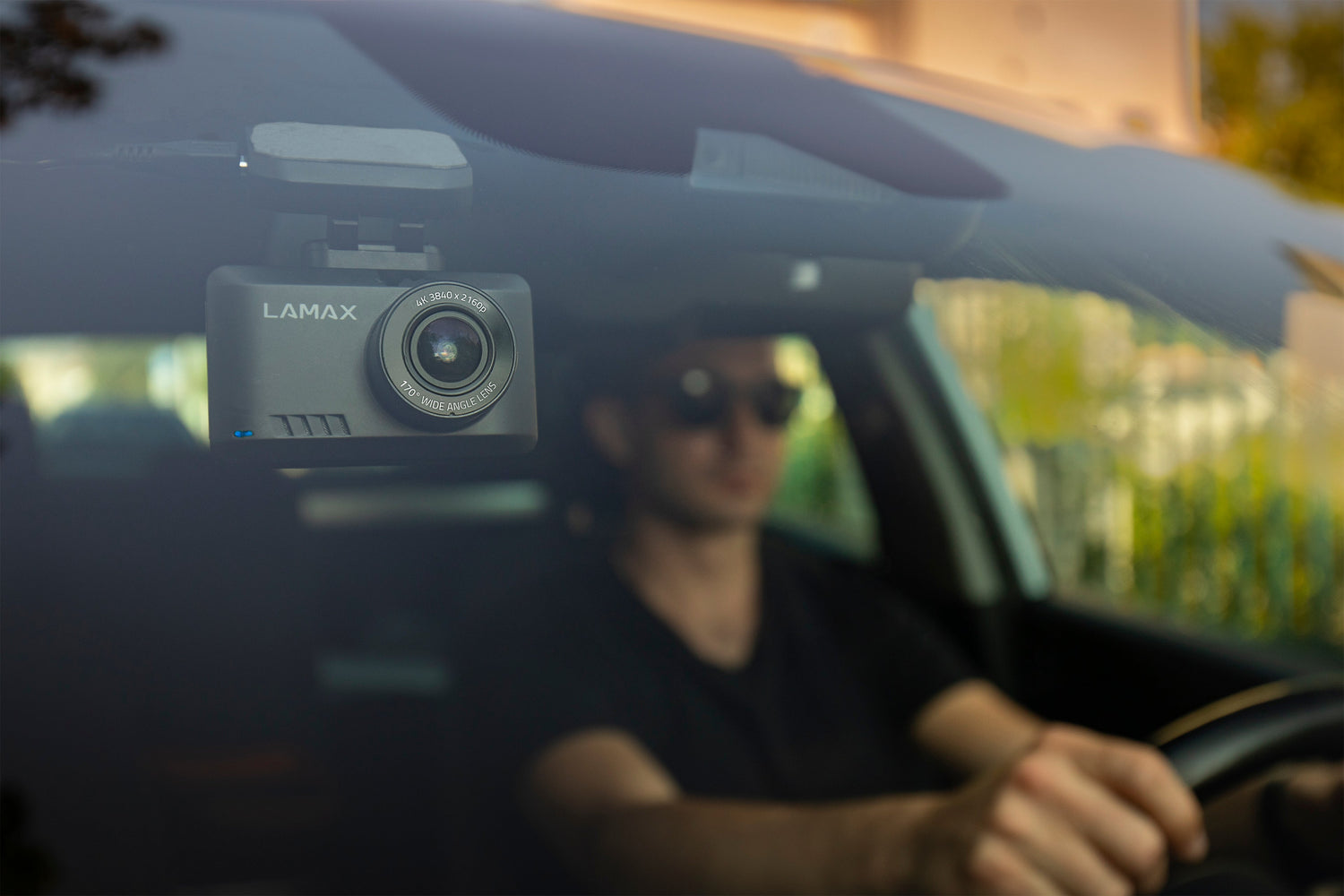 LAMAX T10 Dash Cam Wins Product of the Year: Why It Belongs Among the Most Popular Car Cameras