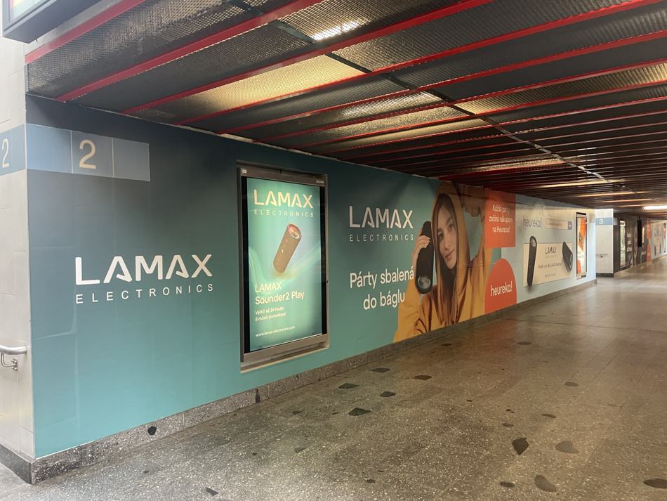 LAMAX v pražském metru