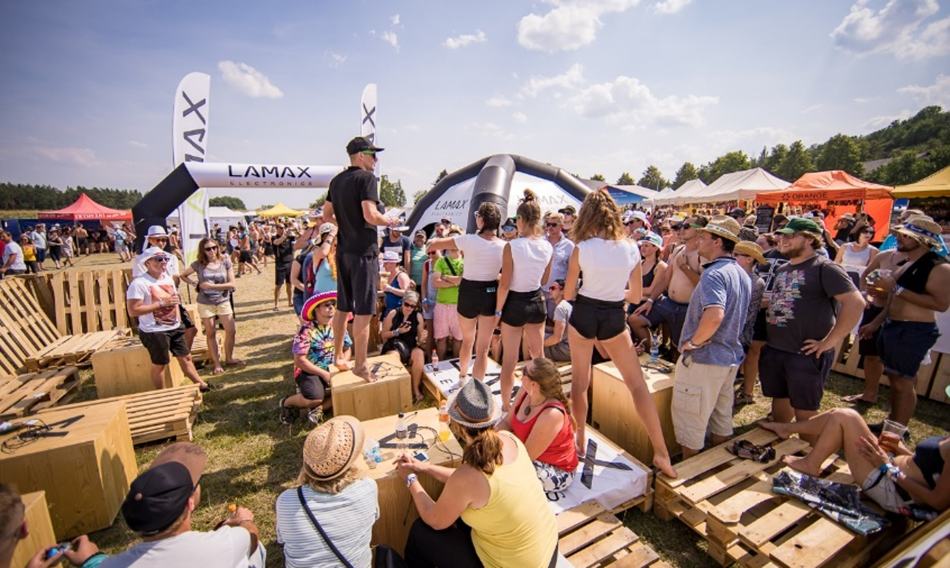 Soutěže a zábava u LAMAX stage